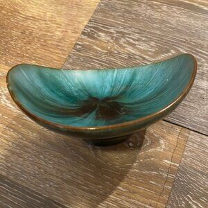 Blue Mountain Pottery Ltd. Vintage Small Dish.  Ontario Canada.